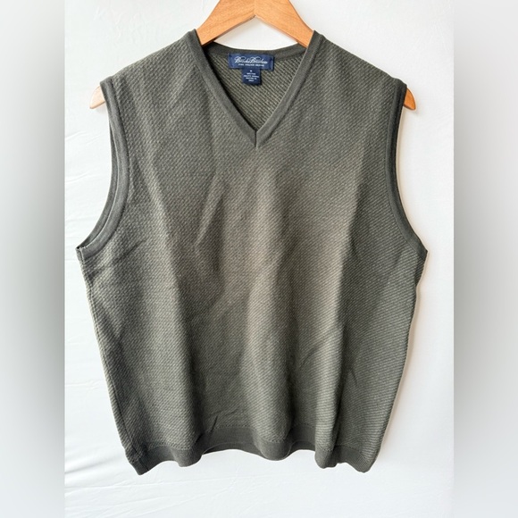 Brooks Brother Italian Merino Wool  Sweater Vest • Men’s Medium - Picture 1 of 5